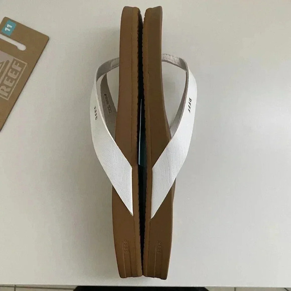 REEF Women’s Cushion Court Comfort White Cloud Slippers Flipflop Sandals 11 NEW! - Picture 5 of 9